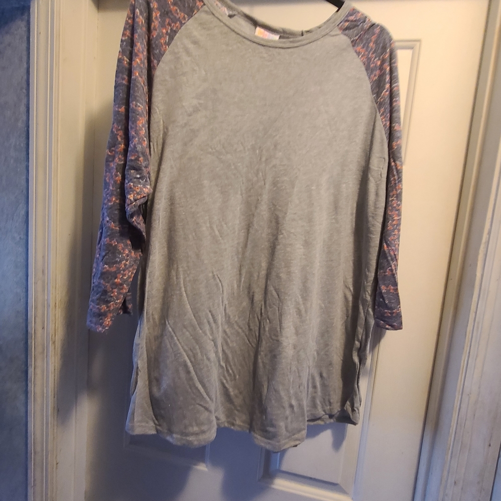Lularoe Randy Tee